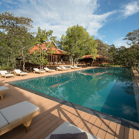 Poolside Lounge & Bar